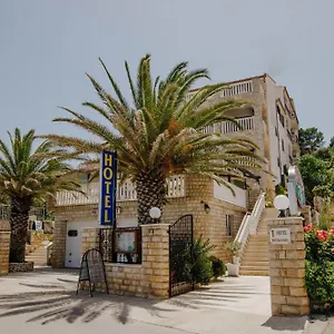*** Hotel Tina Chorvatsko