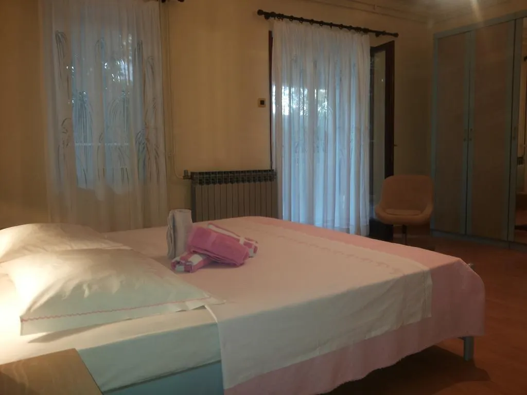 Bed & Breakfast Banjole 0*,  Croacia