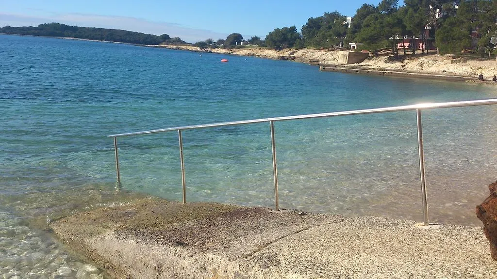 Bed & Breakfast Banjole 0*,  Croacia